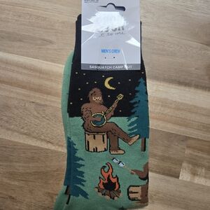 Sasquatch Camp Out Men's Crew Socks🏕⛺️🔥
